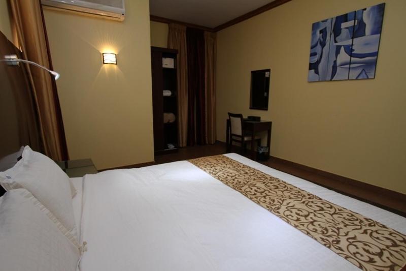 Raoum Inn Arar Exterior photo