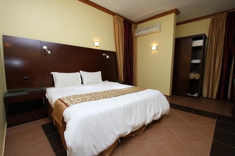 Raoum Inn Arar Exterior photo