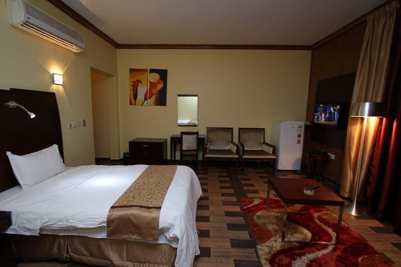 Raoum Inn Arar Exterior photo
