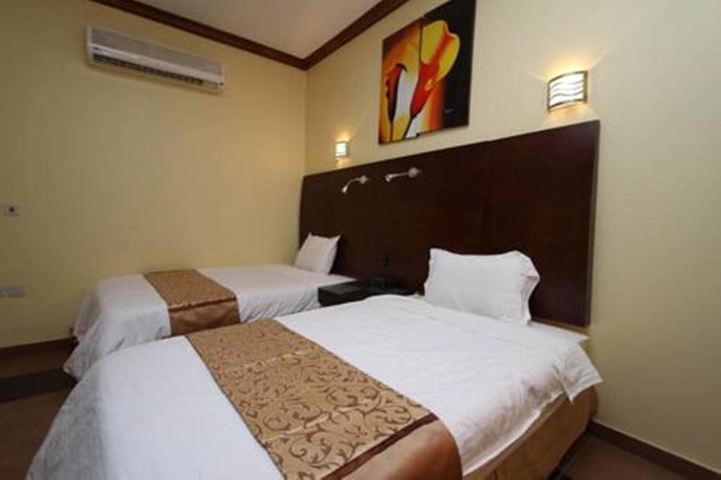 Raoum Inn Arar Exterior photo