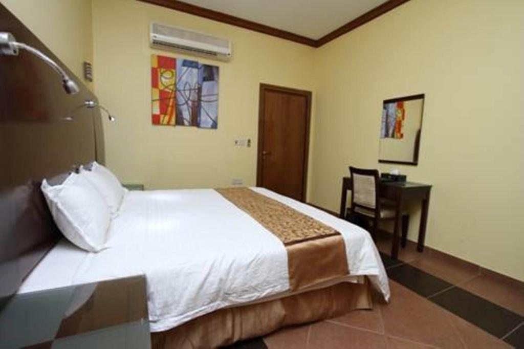 Raoum Inn Arar Exterior photo